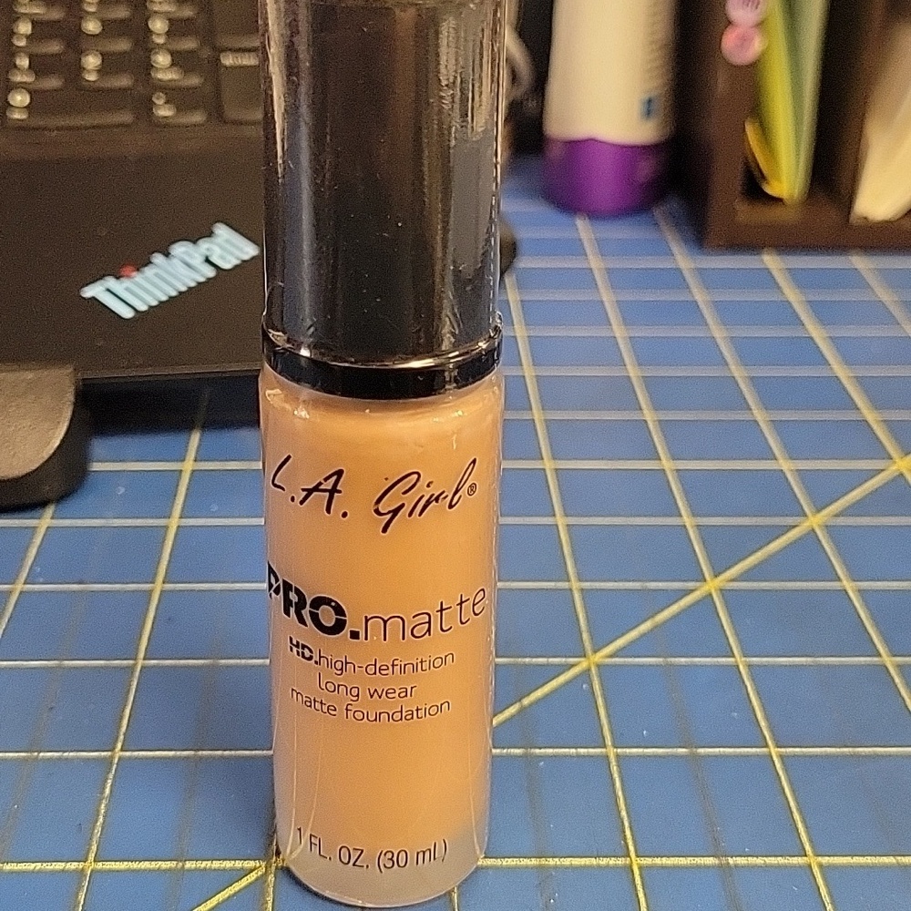 PRO.matte HD Long Wear Matte Foundation 30ml New Sealed Warm Sienna